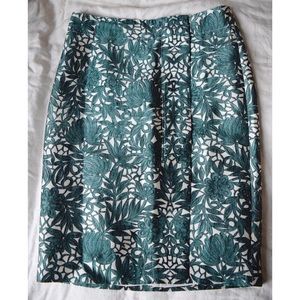 Elegant Pencil Skirt with Floral Textile
